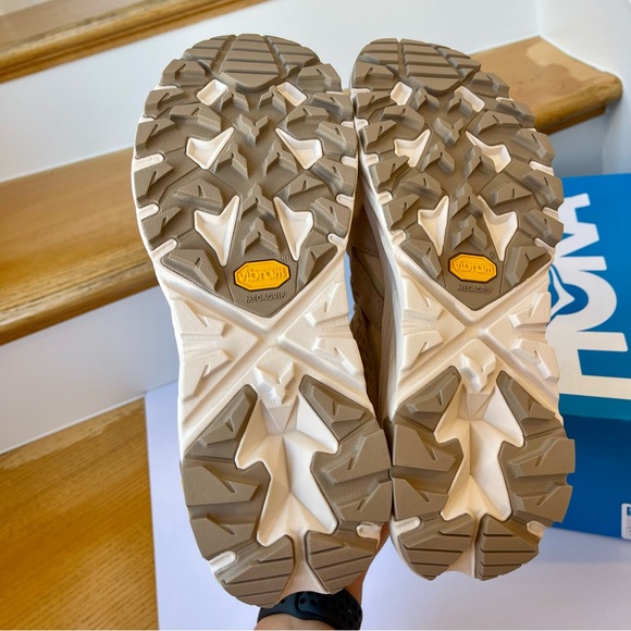 NWT Hoka Anacapa Mid GTX Hiking Shoes Shifting Sand / Eggnog Gore Tex Boots - Picture 9 of 16